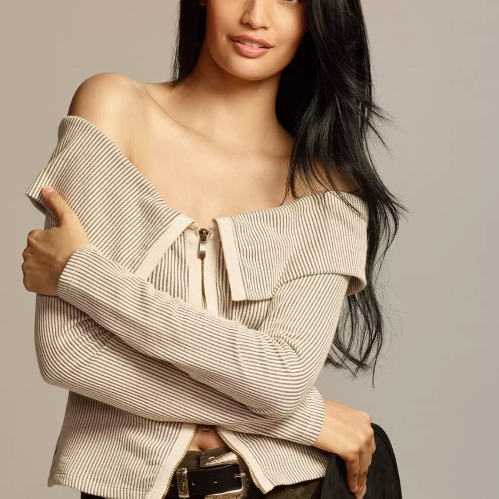 By Anthropologie Off-The-Shoulder Zip-Front Ribbed Top